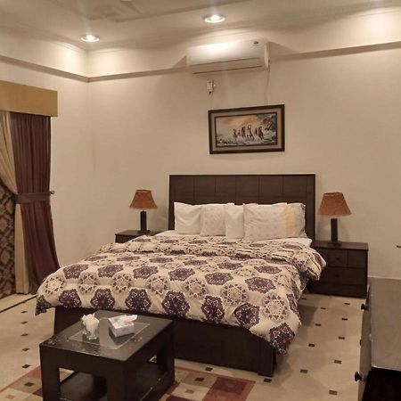 Mulberry Residence Luxury Rooms 이슬라마바드 외부 사진