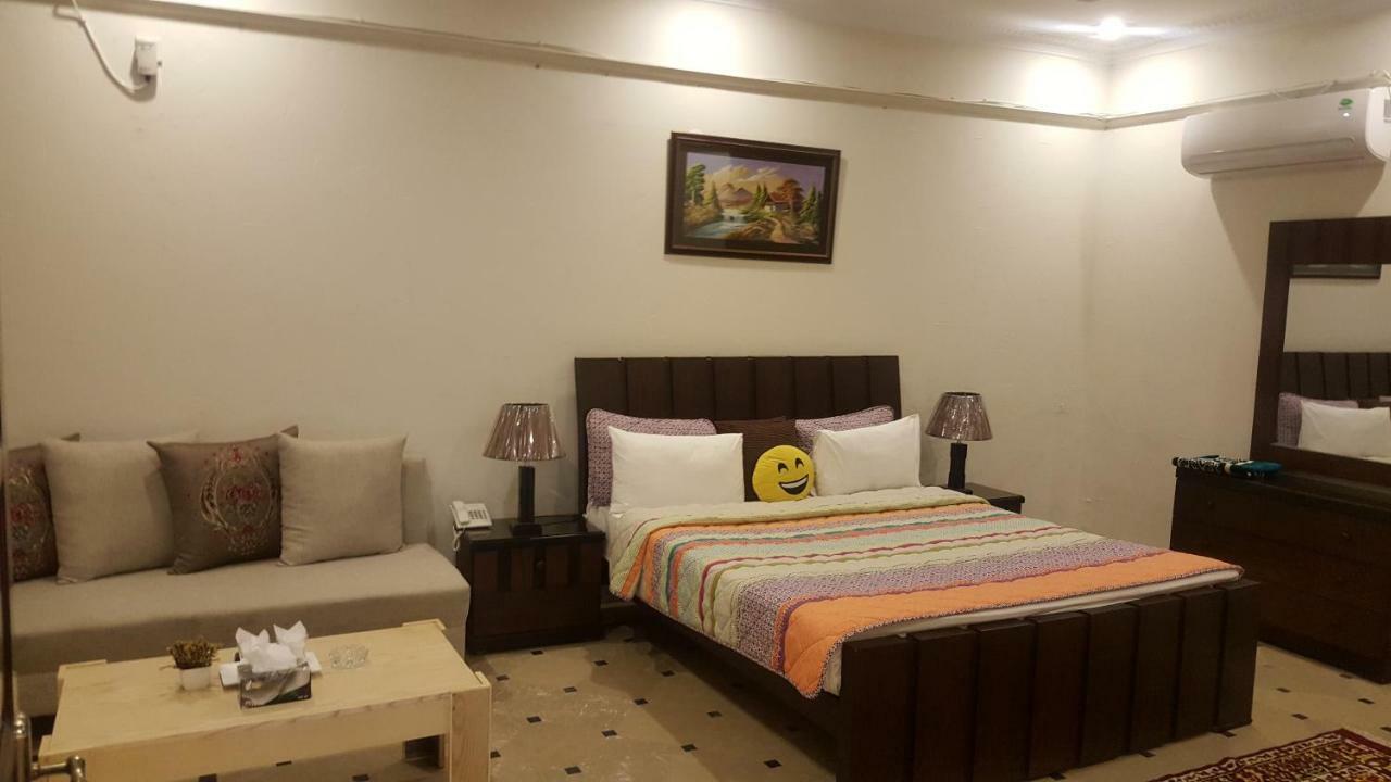 Mulberry Residence Luxury Rooms 이슬라마바드 외부 사진