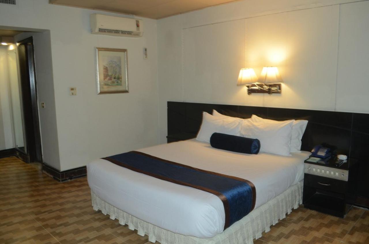 Mulberry Residence Luxury Rooms 이슬라마바드 외부 사진